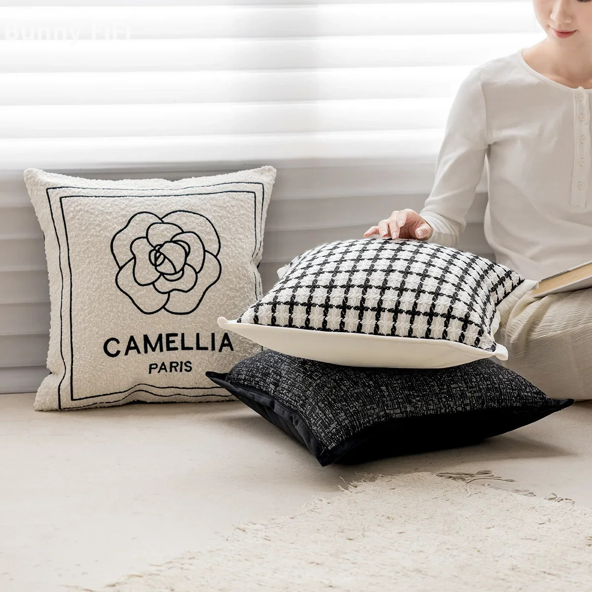 2024 ブラックホワイトライト高級クッションカバー椿ジャカ - Pillow Cover 20X20 のレビューと価格