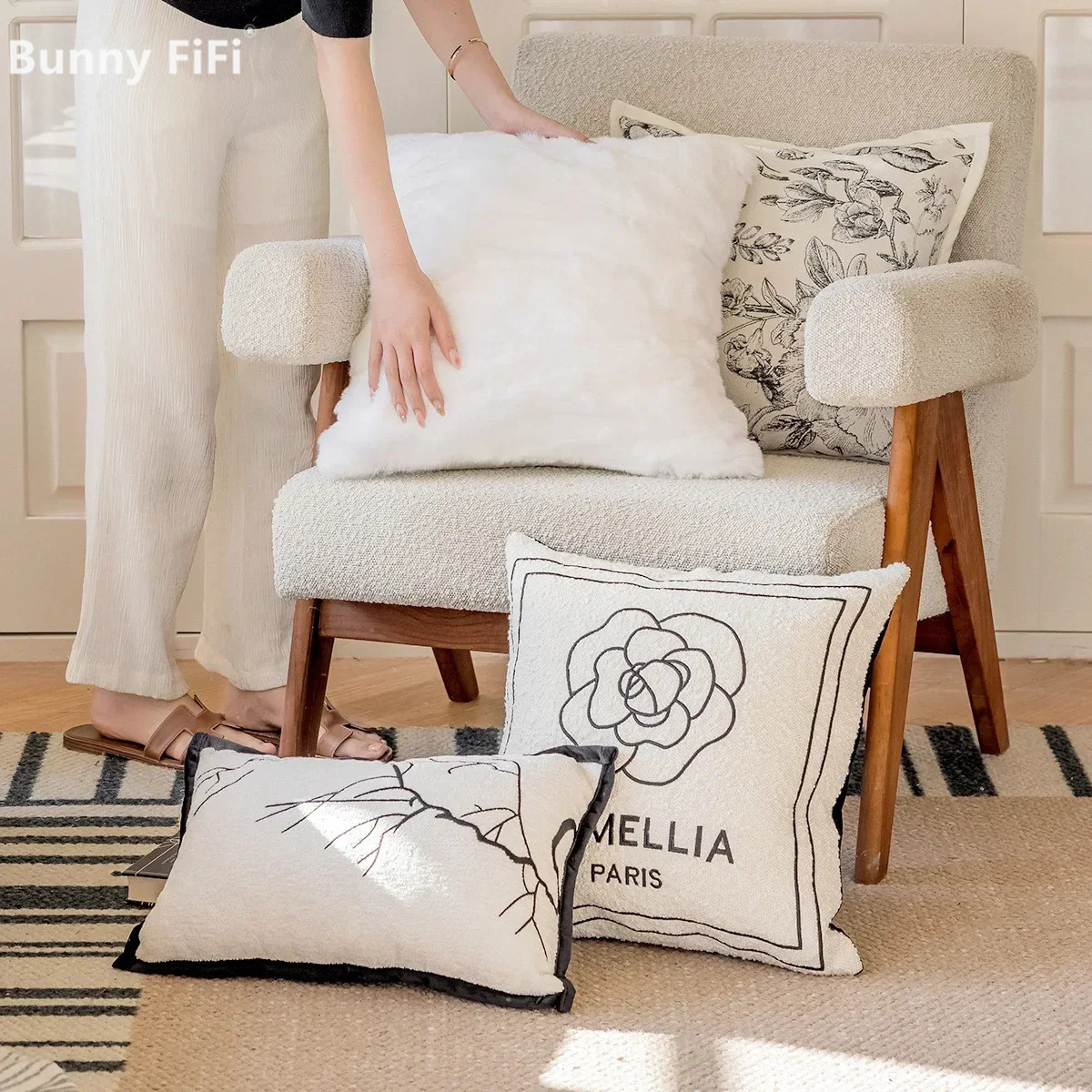 2024 ブラックホワイトライト高級クッションカバー椿ジャカ - Pillow Cover 20X20 のレビューと価格